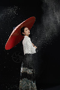 古典彩墨女子撑着红伞的古典马面裙女子背景