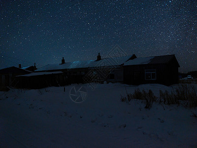 农村冬季东北冬季雪地乡村星空风光背景