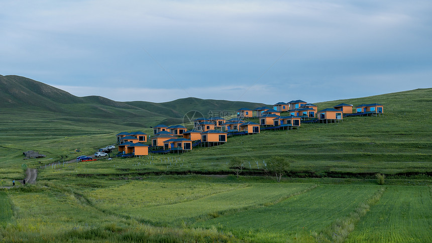 内蒙古红石崖4A旅游景区夏季风光图片