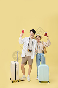 情侣合照素材微笑展示手上护照的旅游小情侣背景