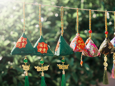 艾叶菖蒲端午佳节传统手缝香囊香包背景