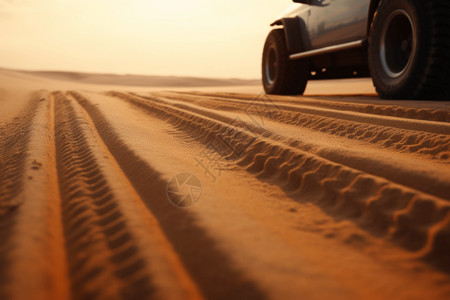 车印子荒漠中的沙轨特写设计图片