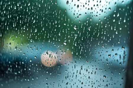 雨打湿了玻璃雨水打湿的汽车玻璃背景