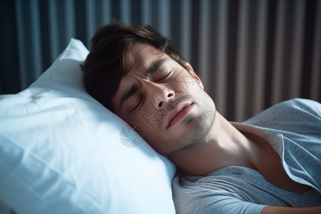 睡觉中的男性图片