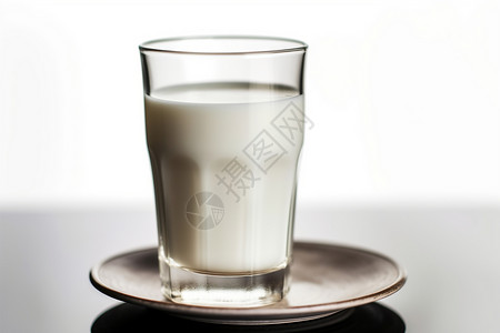 一杯美味的牛奶图片