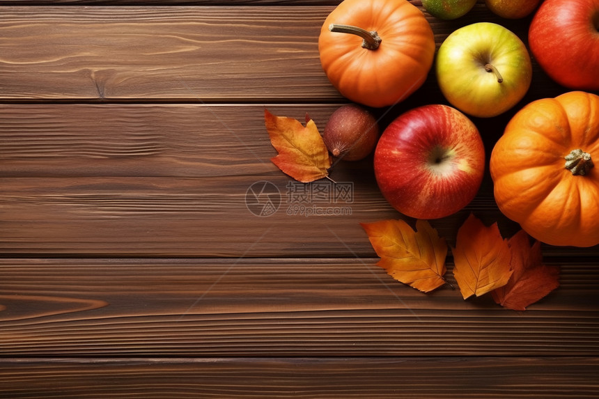 蔬果放在棕色木板上图片