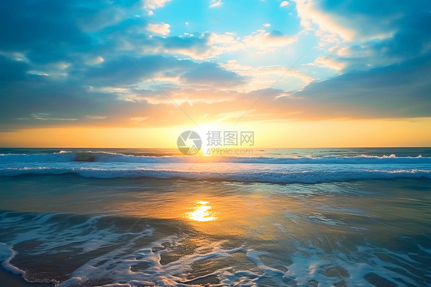 日出时的海滩图片
