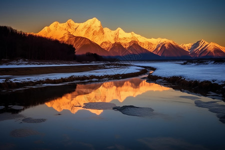 户外的雪山倒影图片