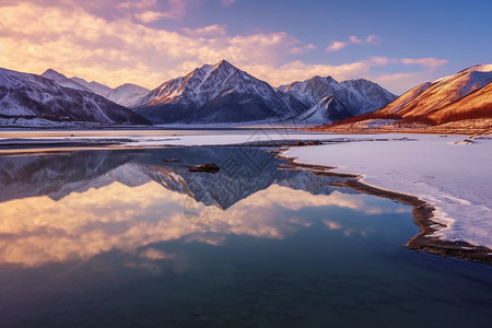 然乌湖雪山风景图片