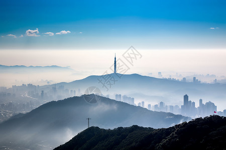 朦胧的山脉风景图片