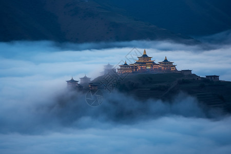 云中宫殿云中有屋背景