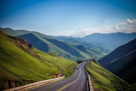 蜿蜒盘旋的盘山公路背景图片