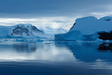 全球气温变暖南极洲融化的现象背景
