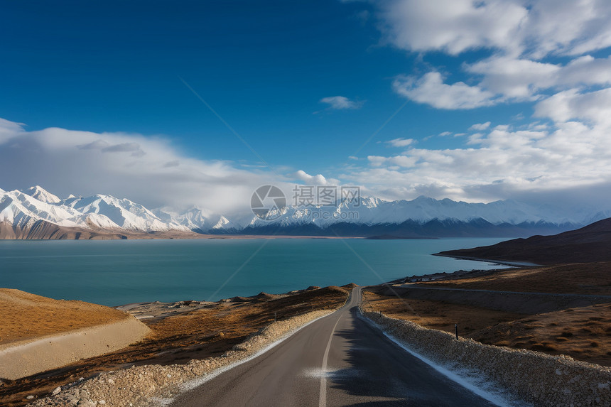 高原雪山湖泊图片