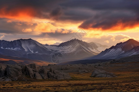 雪山山脉的自然景观图片