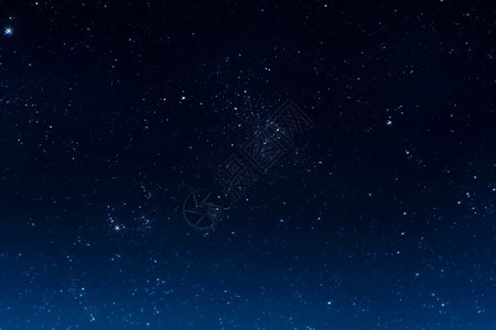 深蓝色星空上的星星夜晚高清图片素材