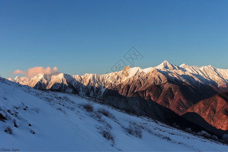 日照金山风景图片