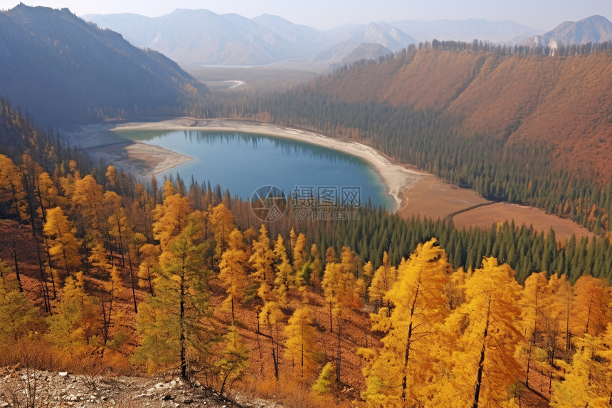 秋天山林自然景观图片