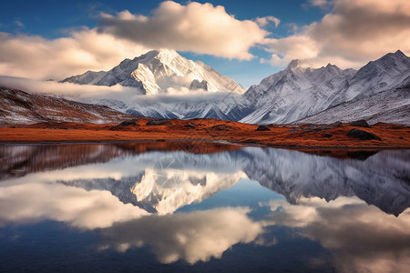 唯美的雪山风光背景图片