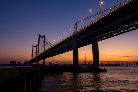 横滨海湾大桥的夜景高清图片