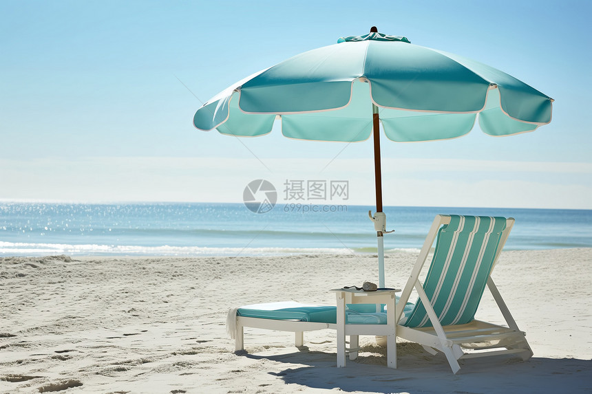 海滩上的休息沙滩椅图片