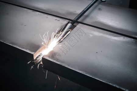 穿孔铝板铝板电焊技术背景