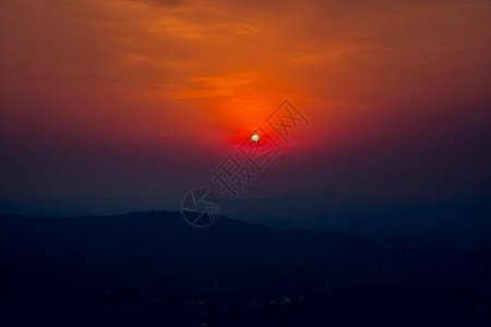日落的红太阳图片