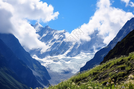 巍峨的雪山图片