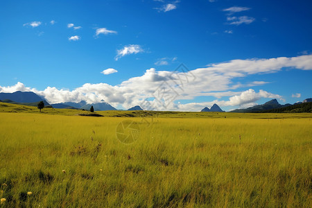 蓝天高山美景图片