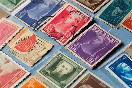 多彩的邮票邮戳集邮的高清图片