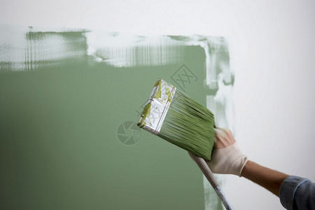 粉刷墙面的油漆和刷子美术高清图片素材