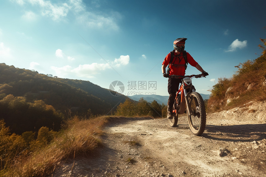 户外骑行运动的男人图片