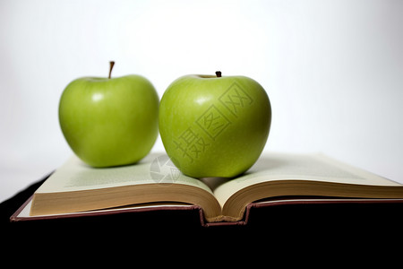 书上的苹果多汁的苹果设计图片