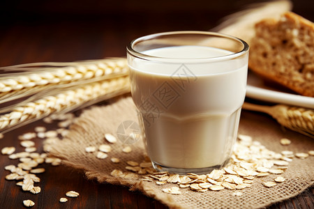 一杯燕麦奶早餐零乳糖高清图片
