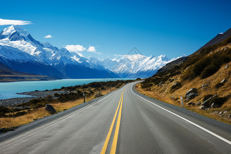 湖边的道路图片