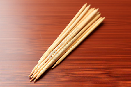 木桌上的竹签背景图片