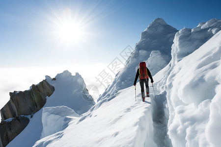 孤独的雪山登山爱好者背景图片