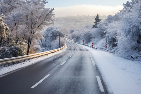 雪白的高速公路图片