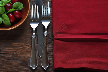 桌子上的餐布刀具美食高清图片素材