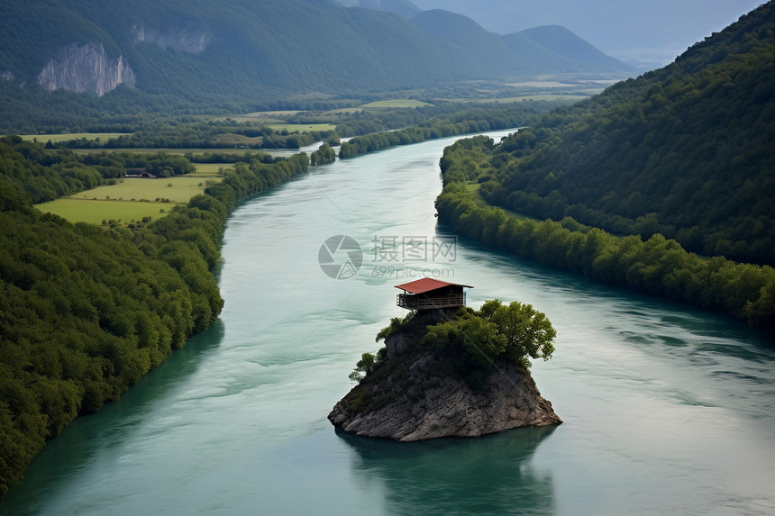 夏天波斯尼亚山脉的景观图片