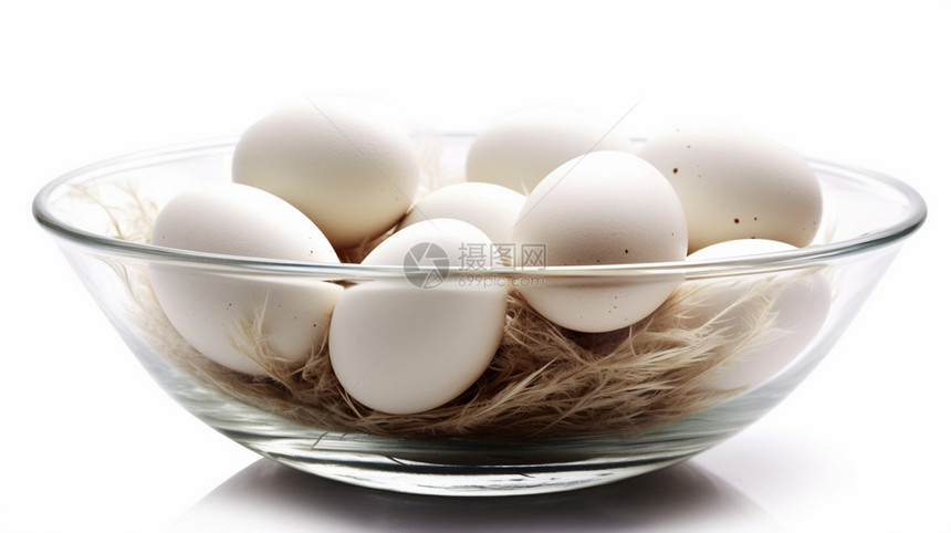 玻璃碗中的白鸡蛋图片