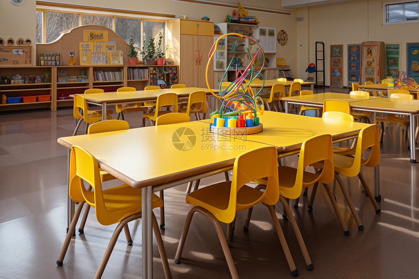 明亮的幼儿园教室图片