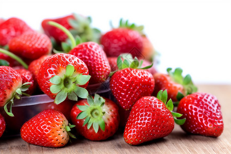 纯天然种植的草莓背景图片