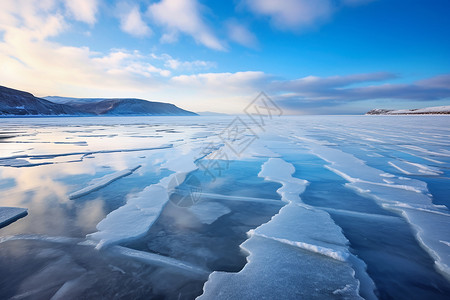 冷冻的冰湖图片