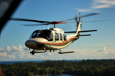 直升机坪森林上的直升机背景