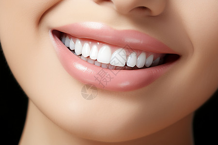 女人健康洁白的牙齿图片