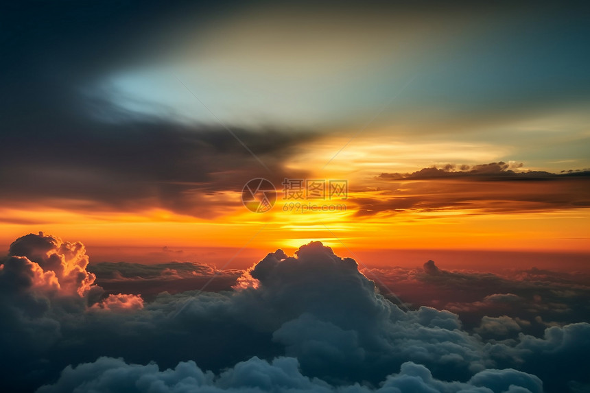 日落下的空中云层图片