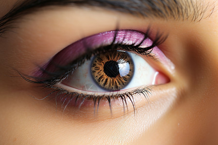 紫色的眼影图片