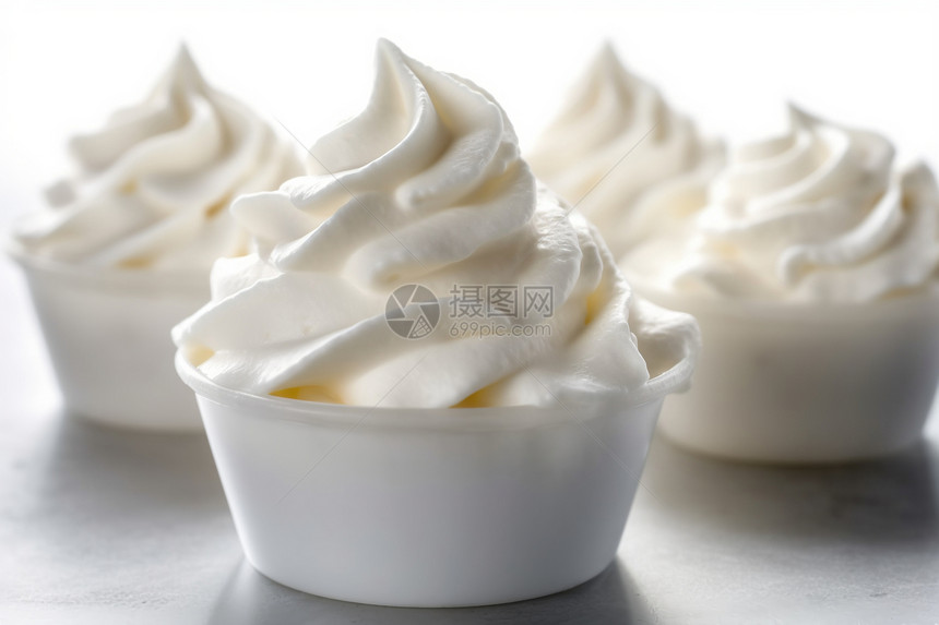 冰凉爽口的奶油冰淇淋图片