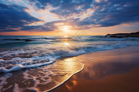 日出下的美丽海滩图片
